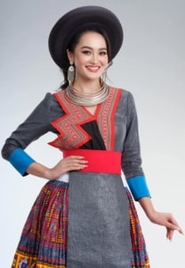 ปาเย็งซา-ลอ-(Payengxa-Lor)-นางแบบถ่ายแบบ