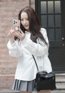 พัก-มิน-ย็อง เซลฟี่เก่ง