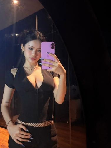 Lauryn-18